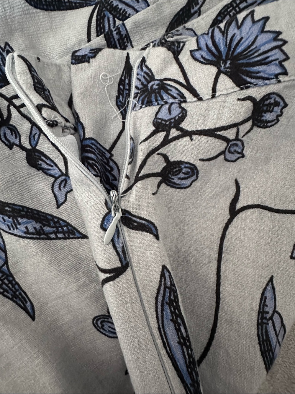 Khaadi marching set - Floral Wide-Leg Pants - Blue on Cream - Picture 2 of 8